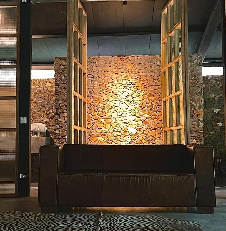 768